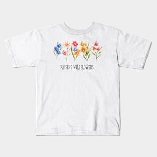 Raising wildflowers and wildlife Kids T-Shirt